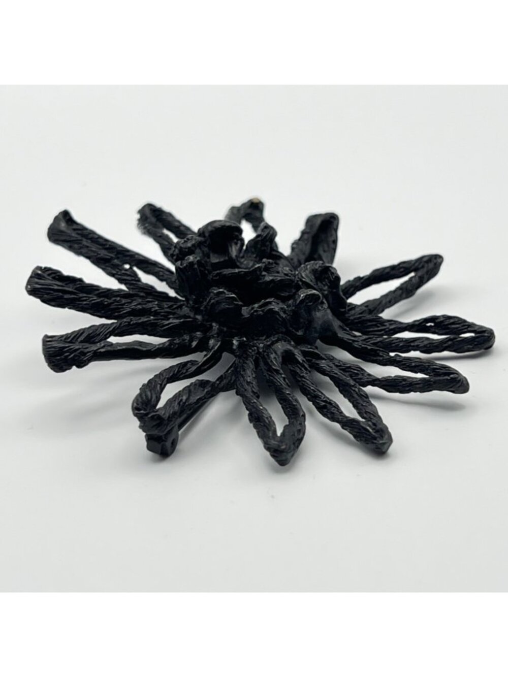 Vintage MR WE Brutalist Black Flower Brooch 2.5" Modernist Signed 1960-1970s - Picture 7 of 7
